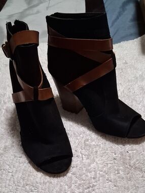 JustFab Black Open-Toe Ankle Heels with Brown Wrap Straps